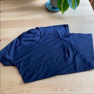 🍋 Lululemon Swiftly Tech tee